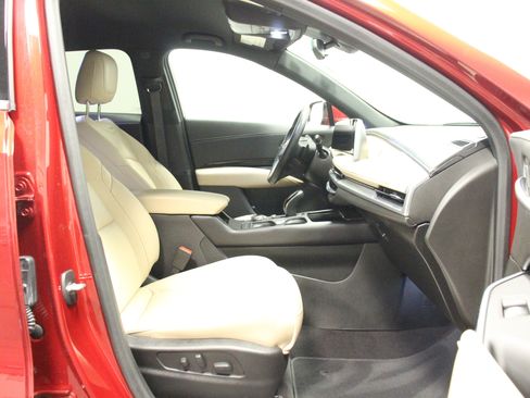 Used 2024 Cadillac XT4 Luxury image 16