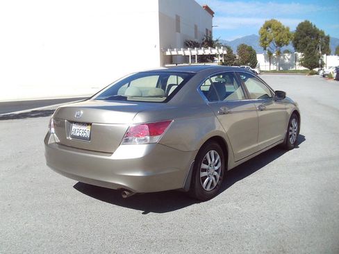 Used 2009 Honda Accord LX image 2