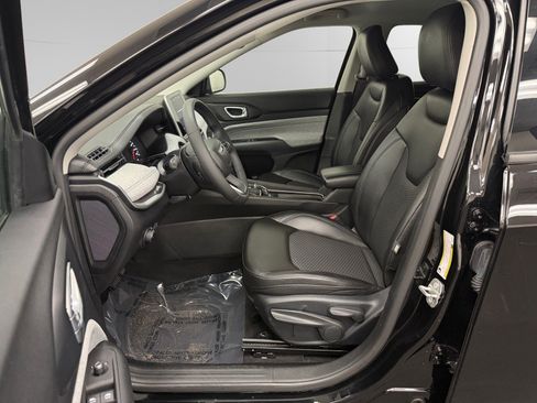 Used 2022 Jeep Compass Latitude AWD/4WD image 9