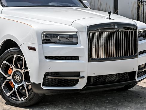 Used 2023 Rolls-Royce Cullinan Black Badge AWD/4WD image 2