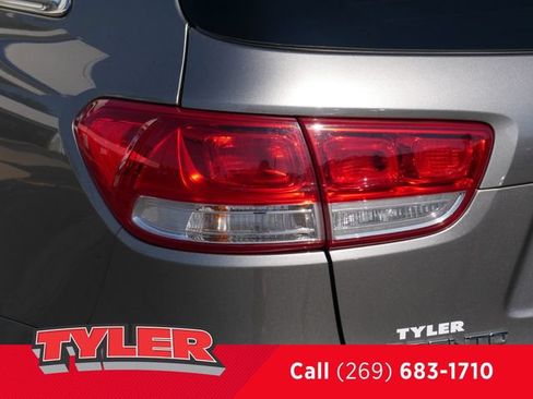 Used 2017 Kia Sorento FWD w/ LX Convenience Package image 12