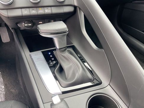 New 2026 Hyundai Elantra SE image 23