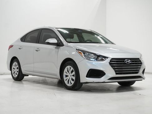 Used 2022 Hyundai Accent SE image 4