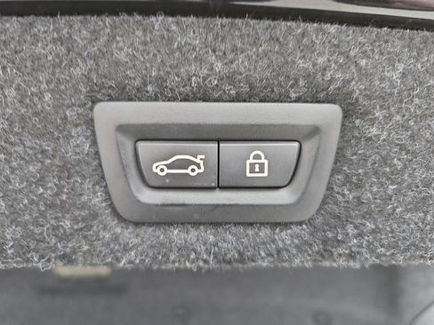 Used 2021 BMW 540i w/ Premium Package image 13