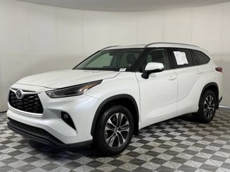 Used 2021 Toyota Highlander XLE AWD/4WD video 2