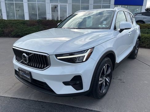 Certified 2023 Volvo XC40 B5 Plus w/ Protection Package AWD/4WD image 2