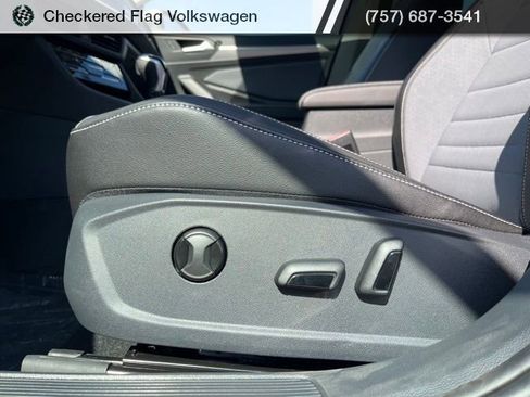 New 2026 Volkswagen Jetta SE FWD image 23