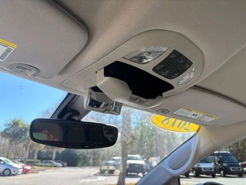 Used 2018 Chrysler Pacifica Touring Plus image 21