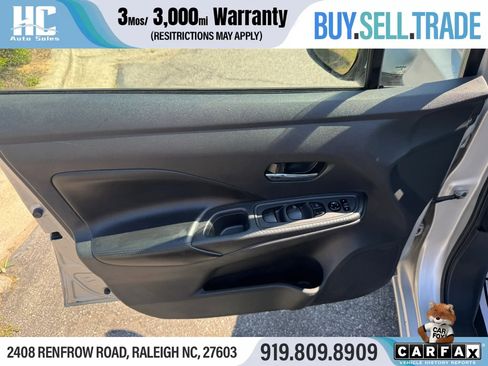 Used 2020 Nissan Versa SV FWD image 14