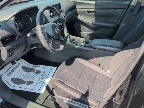 Used 2024 Nissan Sentra S FWD image 7