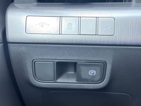 Certified 2025 Hyundai Kona SEL FWD image 20