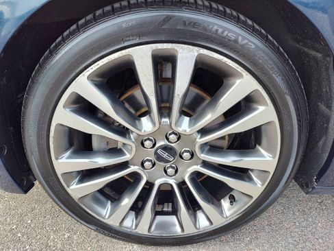 Used 2017 Lincoln Continental Reserve w/ Climate Package image 18