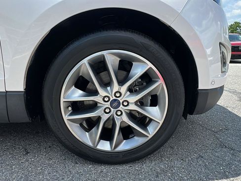 Used 2015 Ford Edge Titanium w/ Equipment Group 302A AWD/4WD image 11