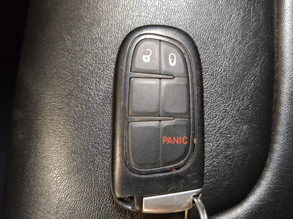 Used 2019 Jeep Cherokee Latitude Plus FWD image 32