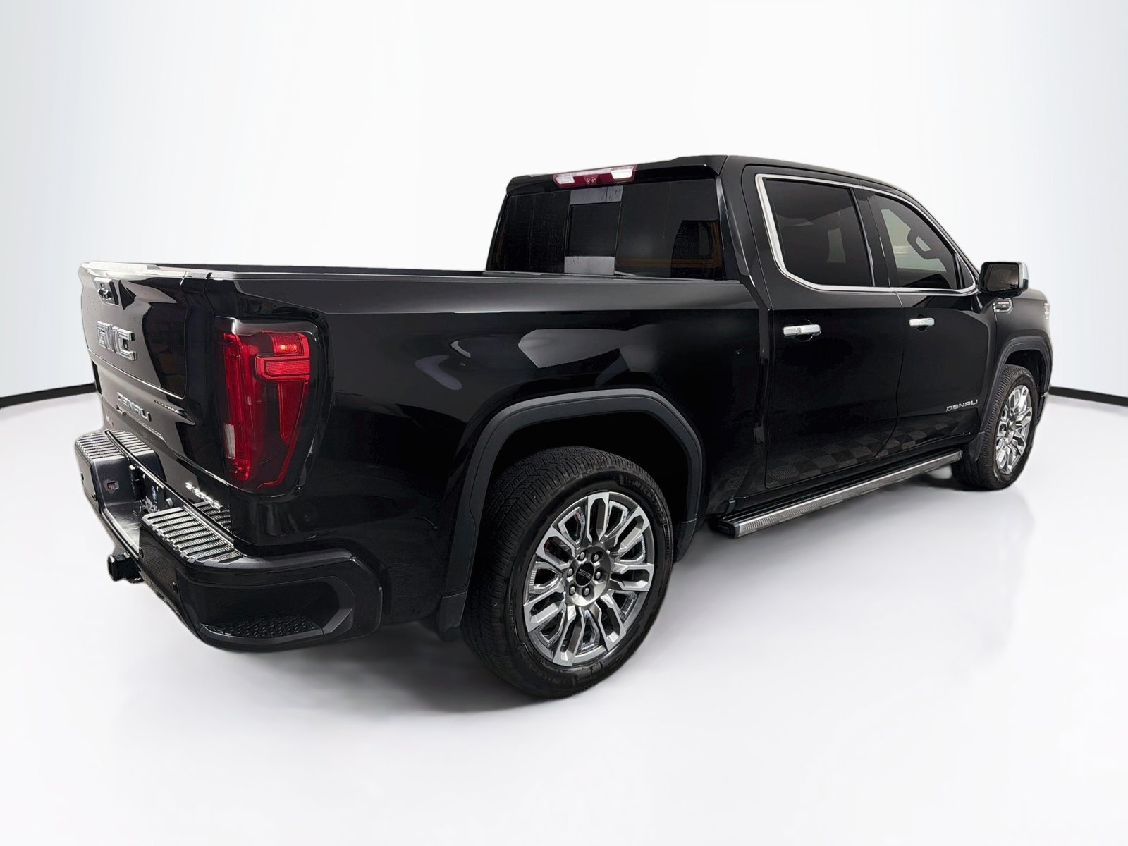 Used 2023 GMC Sierra 1500 Denali Ultimate AWD/4WD image 7