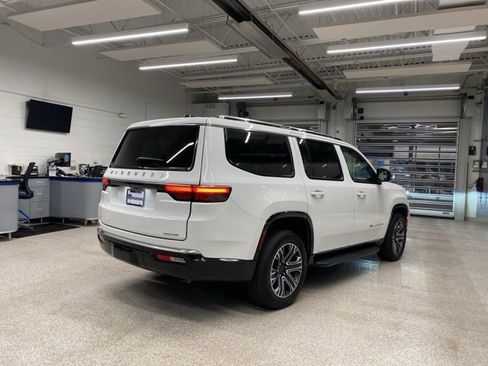 Used 2024 Jeep Wagoneer Series II image 5