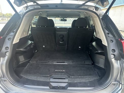 Used 2017 Nissan Rogue SV w/ SV Premium Package AWD/4WD image 40