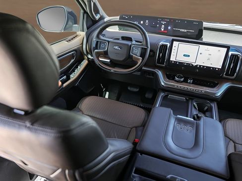 Used 2025 Ford Expedition King Ranch AWD/4WD image 26