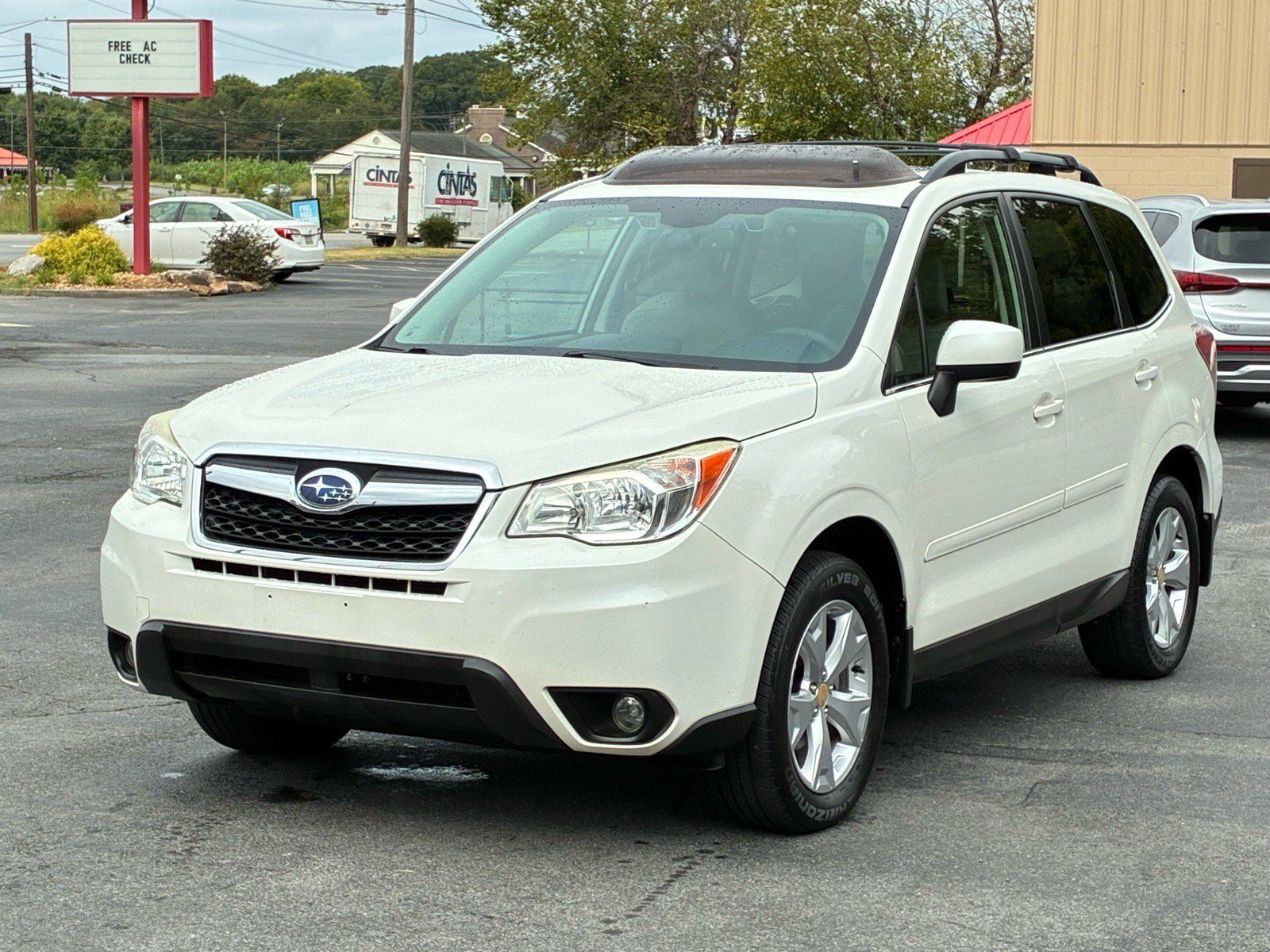 Used 2016 Subaru Forester 2.5i Limited AWD/4WD image 2
