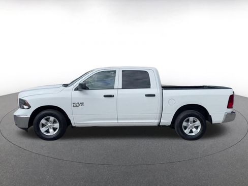 Used 2022 RAM 1500 Classic SLT image 8