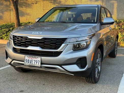 Used 2022 Kia Seltos LX AWD/4WD image 3
