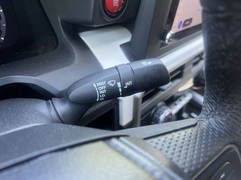 Used 2024 Toyota Tacoma TRD Off-Road image 30