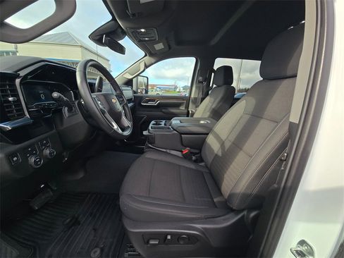 Used 2025 Chevrolet Silverado 2500 LT w/ Convenience Package image 16