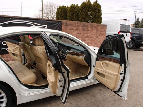 Used 2011 BMW 535i xDrive Sedan image 21