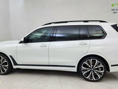 Used 2024 BMW X7 xDrive40i w/ M Sport Package AWD/4WD image 4