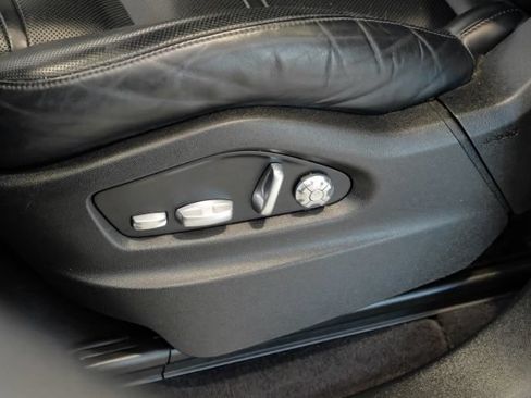 Used 2019 Porsche Cayenne AWD/4WD image 40