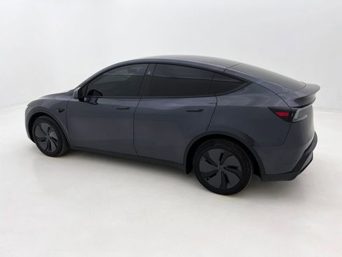 Used 2026 Tesla Model Y Long Range image 13