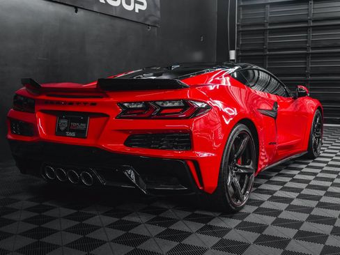 Used 2024 Chevrolet Corvette Z06 RWD image 23
