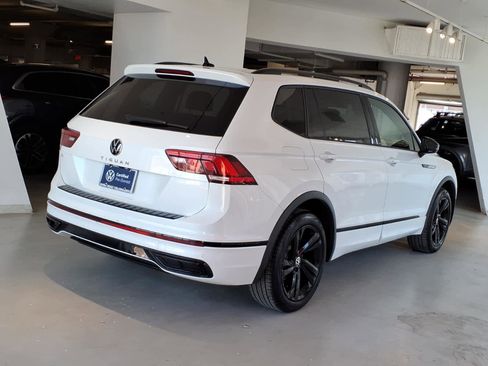 Certified 2023 Volkswagen Tiguan SE R-Line FWD image 4