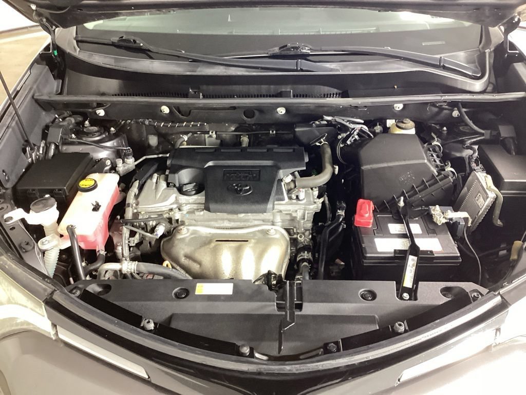 Used 2018 Toyota RAV4 XLE FWD image 24