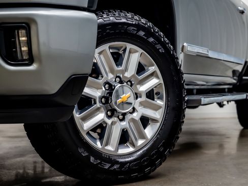 Used 2025 Chevrolet Silverado 3500 High Country w/ Technology Package AWD/4WD image 25