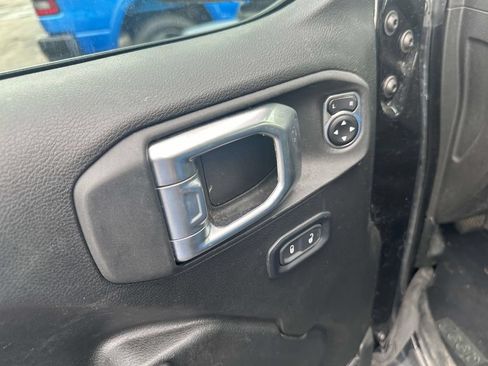 Used 2022 Jeep Wrangler Unlimited Rubicon 4xe AWD/4WD image 17
