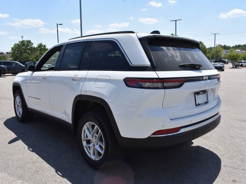 New 2026 Jeep Grand Cherokee Laredo X RWD image 7