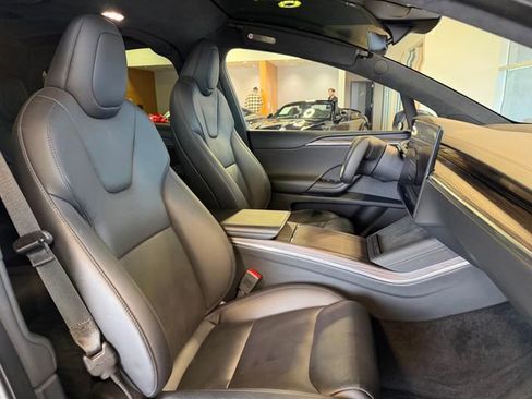 Used 2022 Tesla Model X image 27