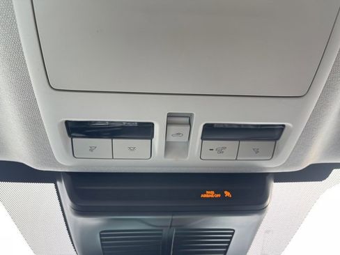 Used 2025 MAZDA MAZDA3 s image 22