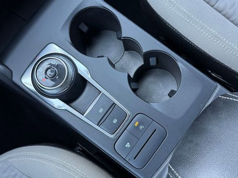 Used 2022 Ford Escape SE w/ SE Sport Appearance Package image 24