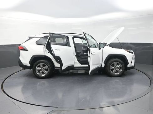 Used 2025 Toyota RAV4 LE AWD/4WD image 46