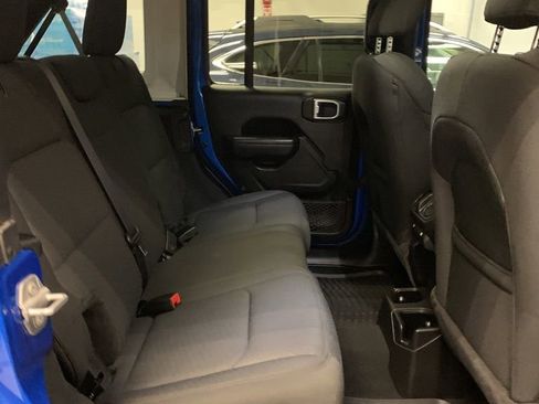 Used 2022 Jeep Wrangler Unlimited Sport image 19