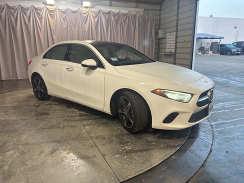 Used 2022 Mercedes-Benz A 220 image 3