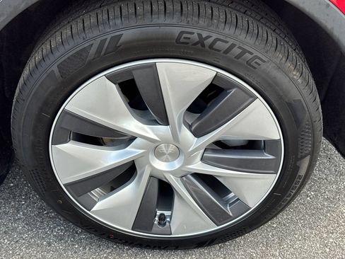 Used 2023 Tesla Model Y Long Range AWD/4WD image 20