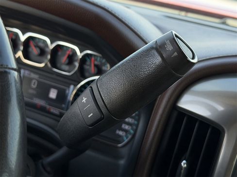 Used 2018 Chevrolet Silverado 2500 High Country w/ Duramax Plus Package image 22