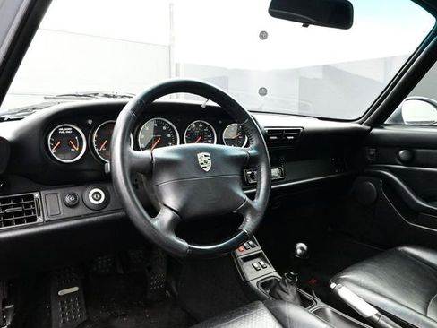 Used 1995 Porsche 911 Carrera image 4