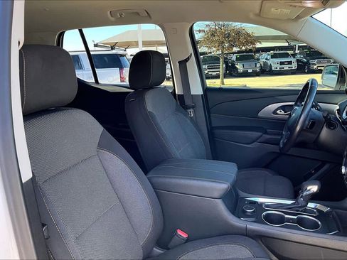 Used 2021 Chevrolet Traverse LT image 10
