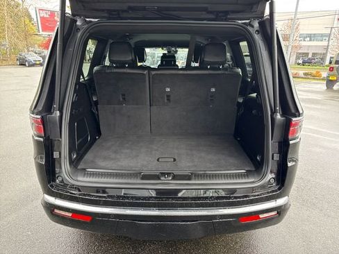 Used 2023 Jeep Wagoneer 4WD image 13