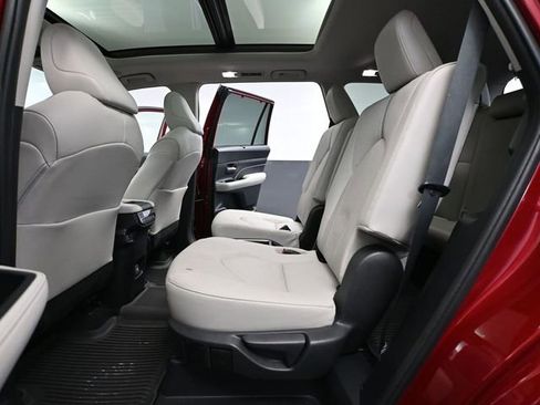 Used 2024 Toyota Grand Highlander Platinum image 42