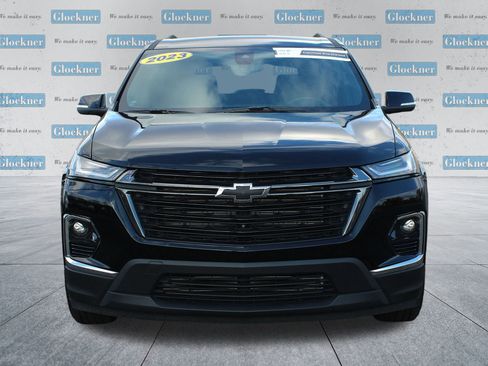 Used 2023 Chevrolet Traverse LT image 2